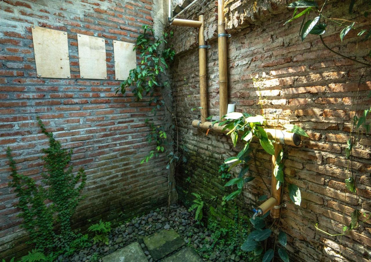 Losmanos Hostel Джок'якарта Екстер'єр фото