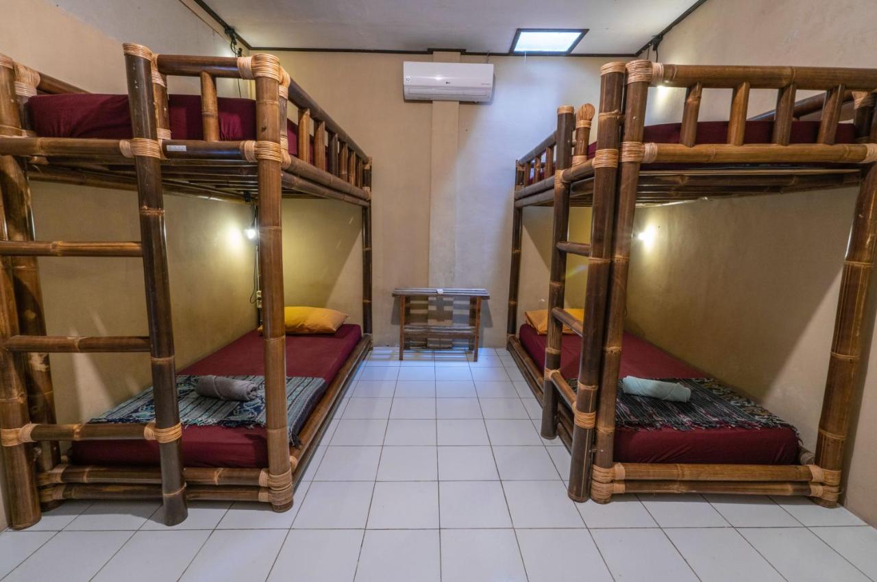 Losmanos Hostel Джок'якарта Екстер'єр фото