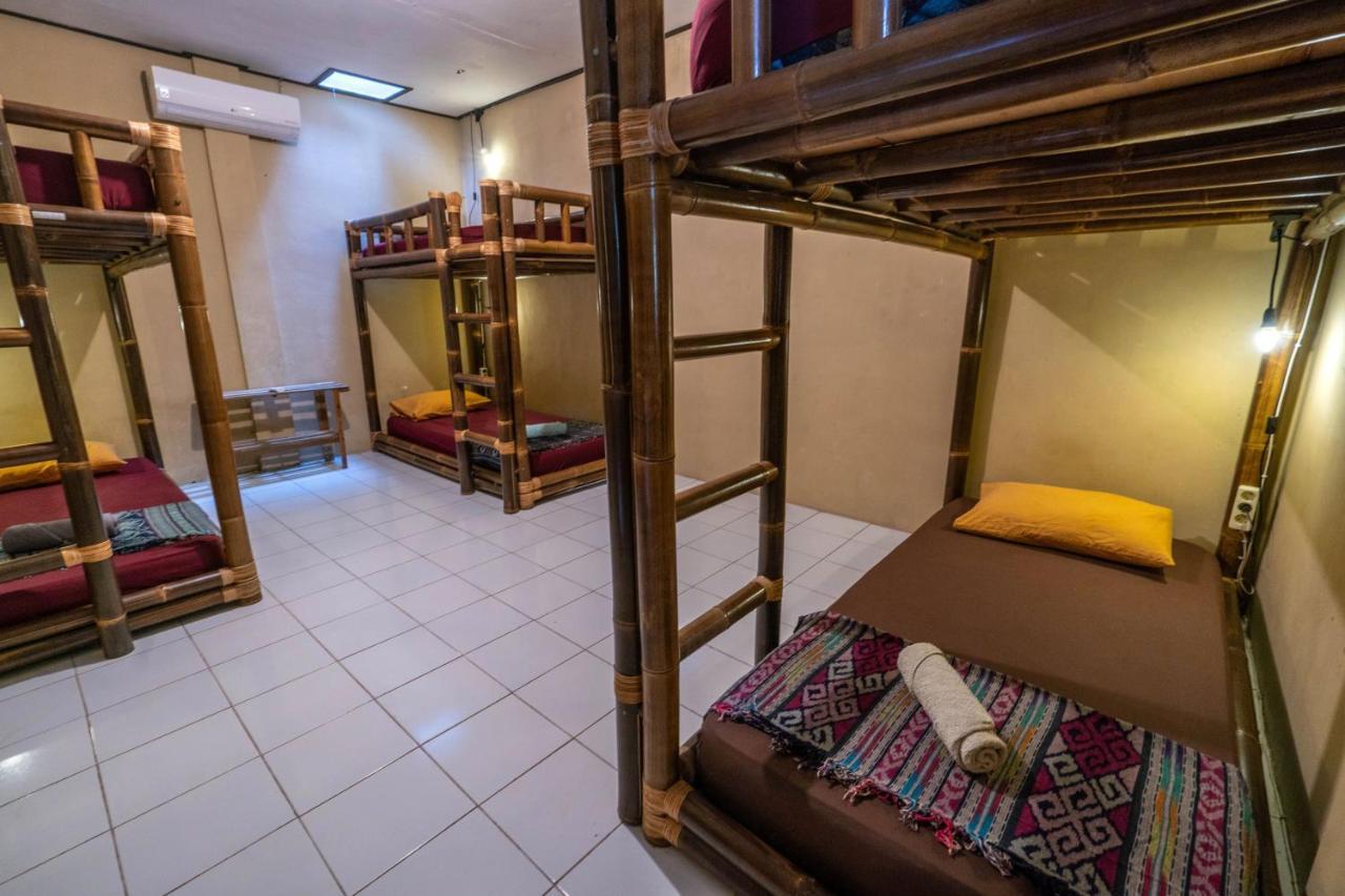 Losmanos Hostel Джок'якарта Екстер'єр фото