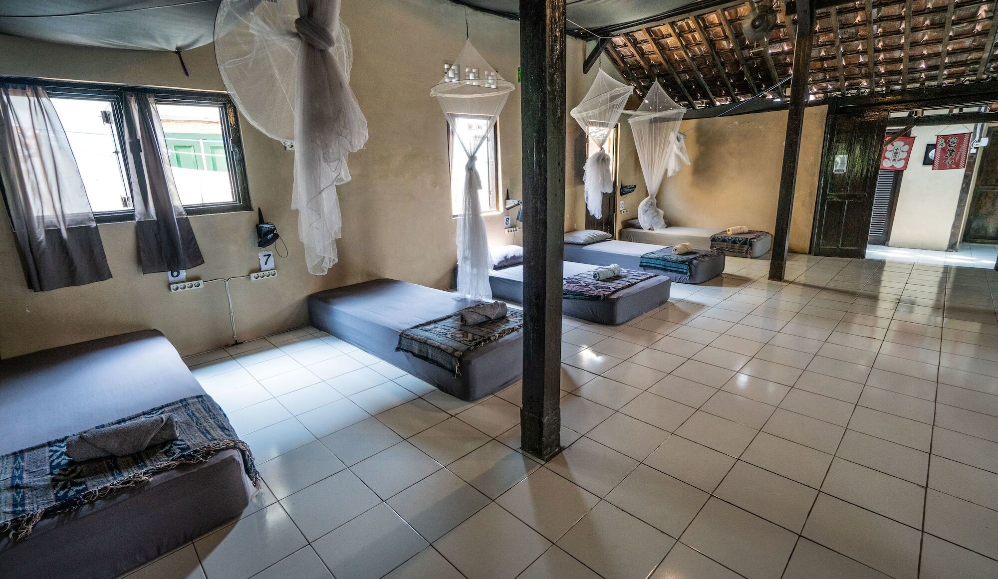 Losmanos Hostel Джок'якарта Екстер'єр фото